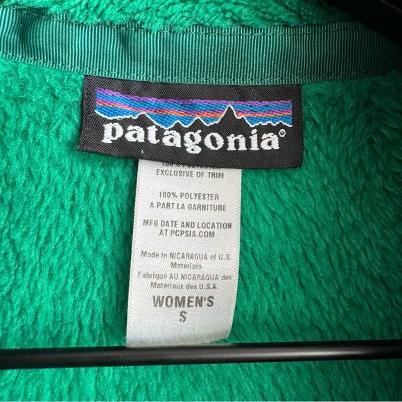 Patagonia Women's Re-Tool Snap-T Pullover in Emerald Green - Picture 4 of 10
